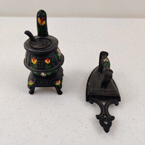 Vintage Cast Iron Miniature Pot Belly Stove  And Iron With Trivet Doll Furniture
